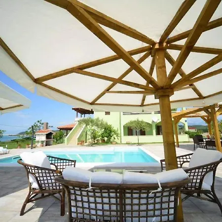 Apartman Lovely With Swimming Pool Ljubač