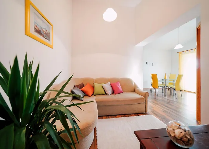 Charming 2-bed Appartement *