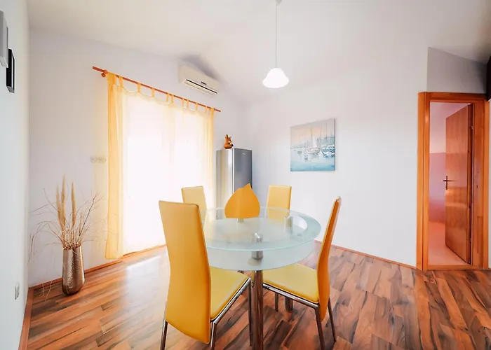 Charming 2-bed Appartement