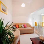 Charming 2-bed Apartman *