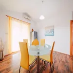 Charming 2-bed Apartman