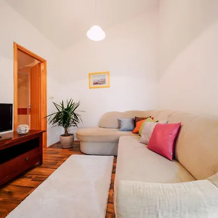 Apartament Lovely With Swimming Pool *