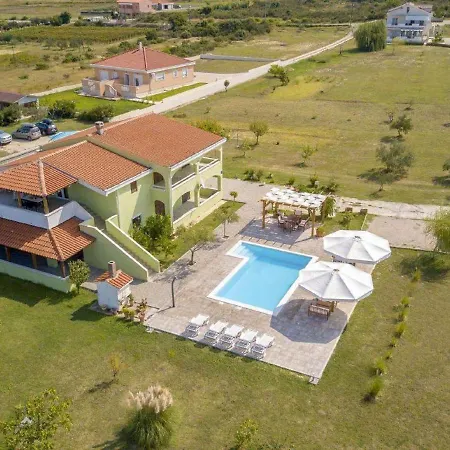Lovely With Swimming Pool Apartament Ljubač