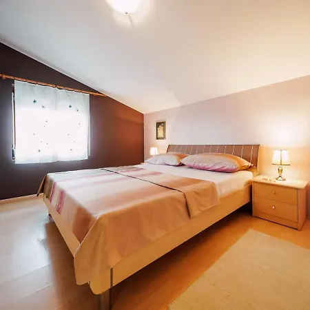 Apartament Lovely With Swimming Pool Ljubač