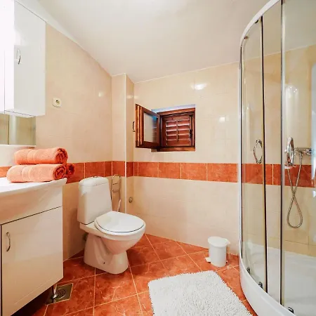 Lovely With Swimming Pool Apartament *