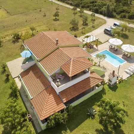 Charming 2-bed * Ljubač