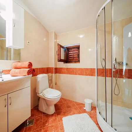 Apartament Charming 2-bed Ljubač