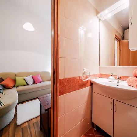 Charming 2-bed Apartament *