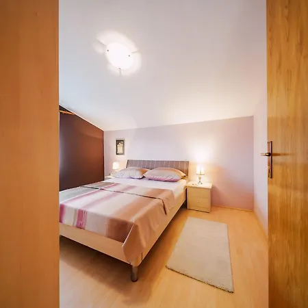 Charming 2-bed Apartament Ljubač