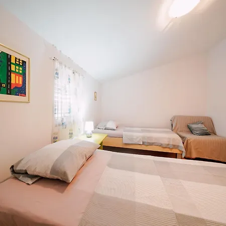 Apartmán Charming 2-bed Ljubač