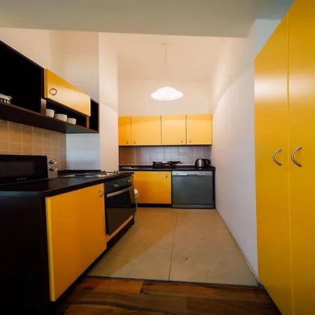 Charming 2-bed *