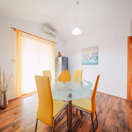 Charming 2-bed Apartament